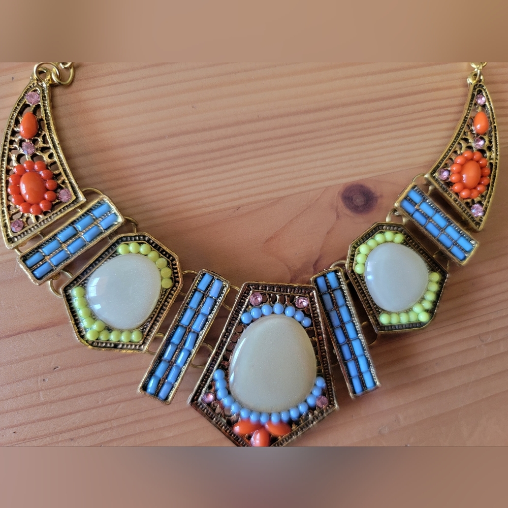 Statement Necklace - Picture 3 of 4